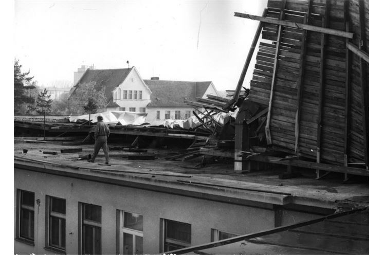 Utržená střecha nemocnice ve Stodu, archiv nemocnice