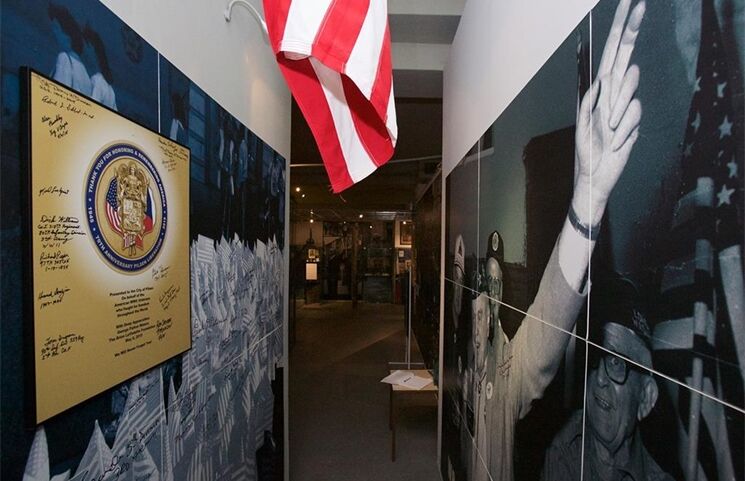 003 odhalení plátna s podpisy veteránů 2015-06-11 003 odhalení plátna s podpisy veteránů 2015-06-11