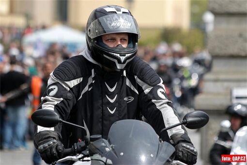 prvomájova vyjizdka motorkaru plzen QAP foto (37) prvomájova vyjizdka motorkaru plzen QAP foto (37)