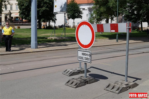 uzavírka uzavírka