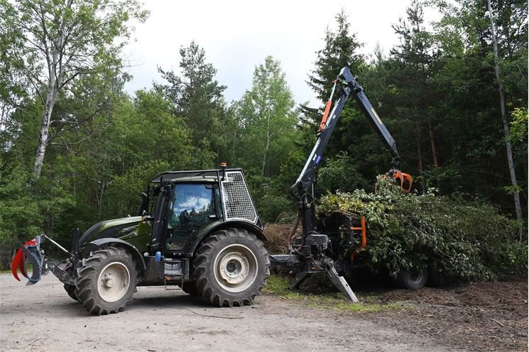 nový traktor SVSMP_0624_MMP (2)