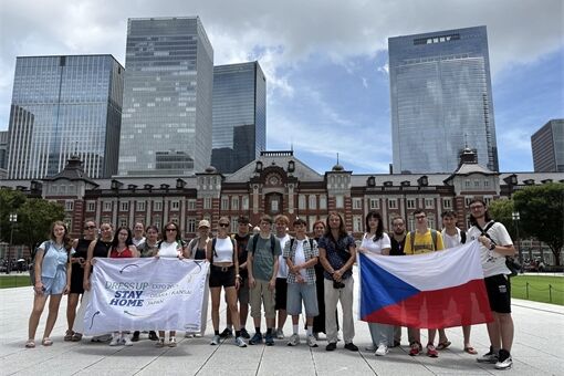 expo 2025 DRESS up and STAY home (8) expo 2025 DRESS up and STAY home (8)