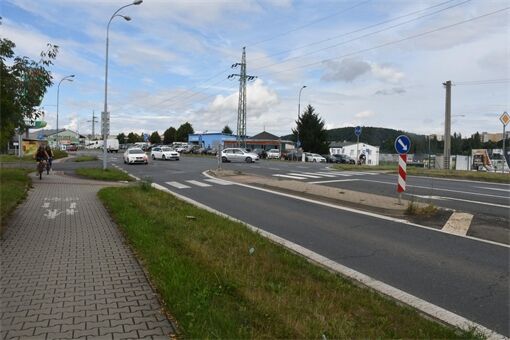 nová světelná křižovatka Jateční_0825_MMP (5) nová světelná křižovatka Jateční_0825_MMP (5)