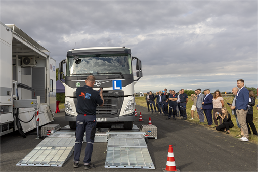 mobilní STK_1025_Ministerstvo dopravy (1) mobilní STK_1025_Ministerstvo dopravy (1)