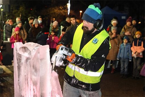 rozsvícení stromku Doubravka_1125_UMO4 (8) rozsvícení stromku Doubravka_1125_UMO4 (8)