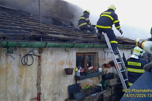požár domu Vstiš_0126_HZSPK (2) požár domu Vstiš_0126_HZSPK (2)