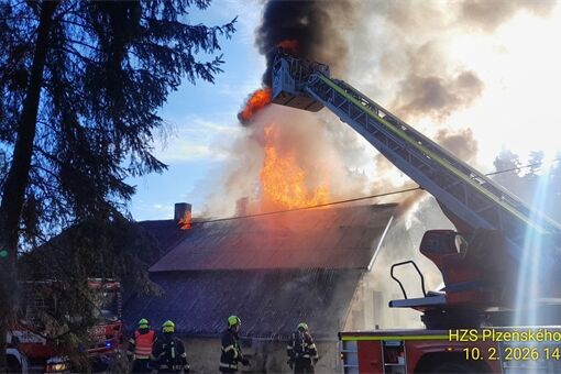 POžár Lhota foto HZSPK (3) POžár Lhota foto HZSPK (3)