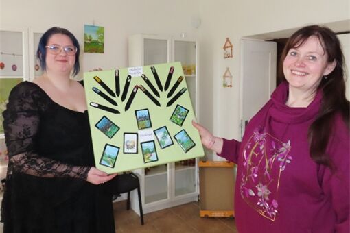 Kreativní díla matky a dcery zdobí černošínské muzeum_0326_M (1) Kreativní díla matky a dcery zdobí černošínské muzeum_0326_M (1)
