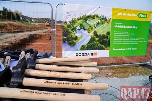 poklepání kámen školka Litice_0326_QAP (6) poklepání kámen školka Litice_0326_QAP (6)