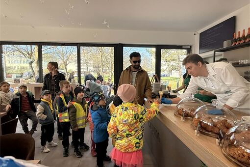 Nová kavárna na Skvrňanech_0426_UMO3 (1) Nová kavárna na Skvrňanech_0426_UMO3 (1)