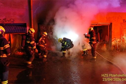 požár garáž Plzeň_0426_HZSPK (3) požár garáž Plzeň_0426_HZSPK (3)