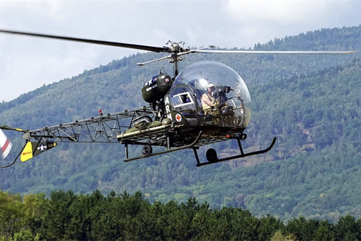 den ve vzduchu Bell 47_0426_foto pořadatel (3) den ve vzduchu Bell 47_0426_foto pořadatel (3)