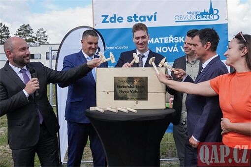 školka Valcha zahájení stavby_0526_QAP (8) školka Valcha zahájení stavby_0526_QAP (8)