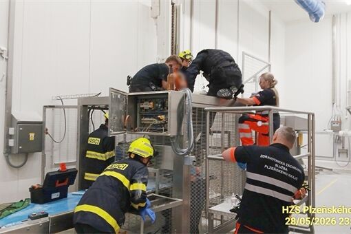Osoba zůstala zaklíněná v násypce_0526_HZSPK (1) Osoba zůstala zaklíněná v násypce_0526_HZSPK (1)