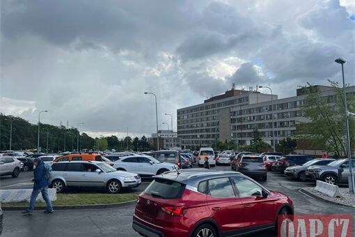 komplikované parkování FN Plzeň_0626_QAP (7) komplikované parkování FN Plzeň_0626_QAP (7)