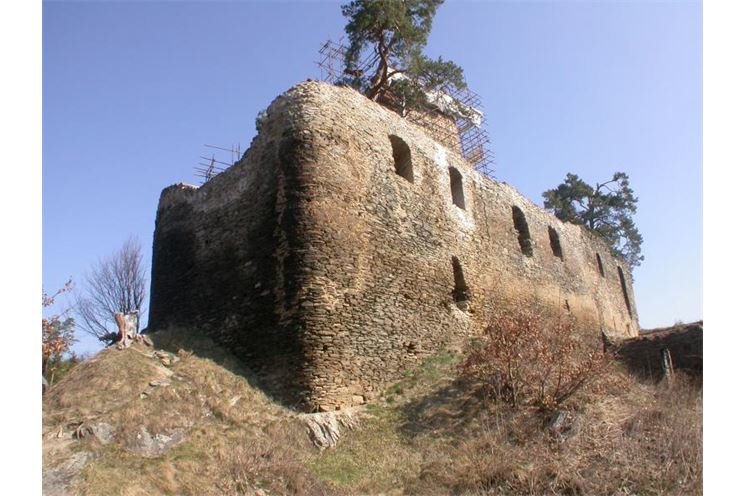 Gutštejn opravy1, foto Petr Sokol